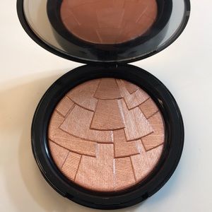 ABH Peach Nectar Illuminator (Highlighter)